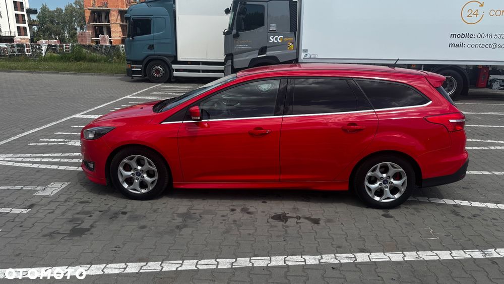 Ford Focus 1.5 TDCi ST-Line Red - 3