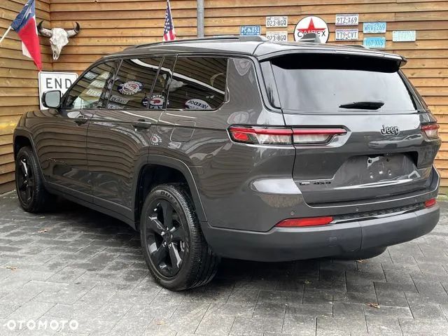 Jeep Grand Cherokee - 11