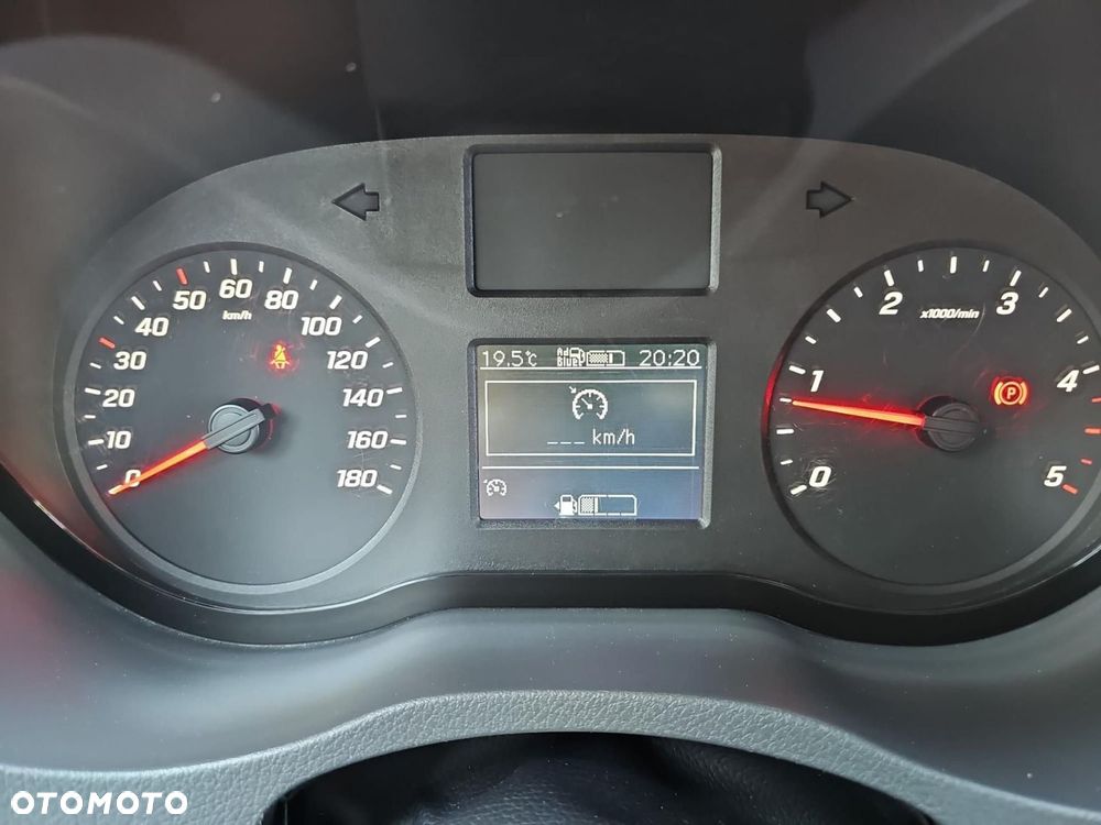 Mercedes-Benz Sprinter - 13