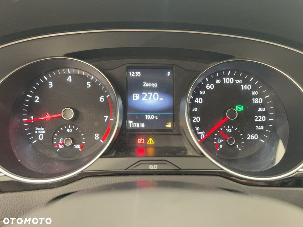 Volkswagen Passat - 16