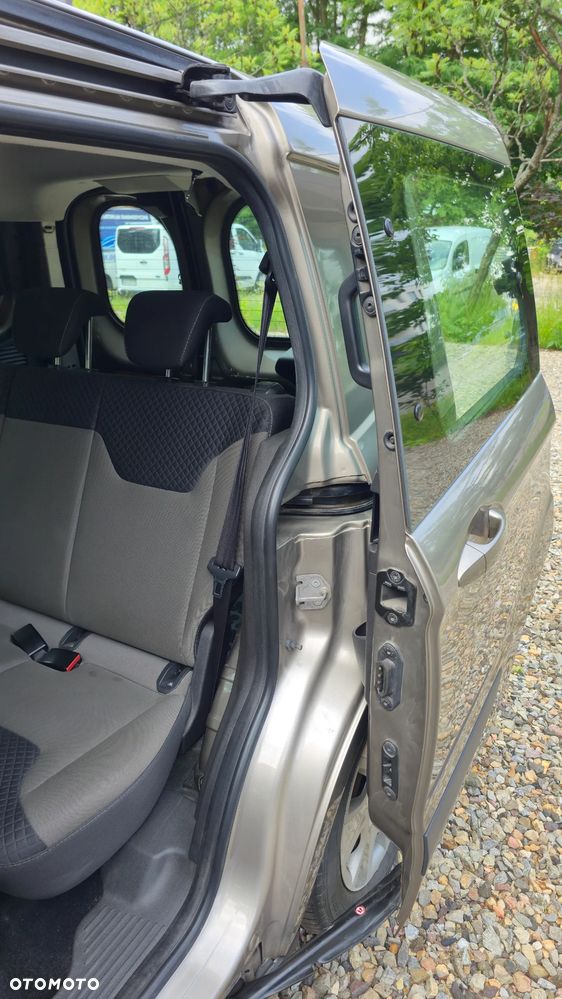 Ford Transit Courier Ambiente - 18