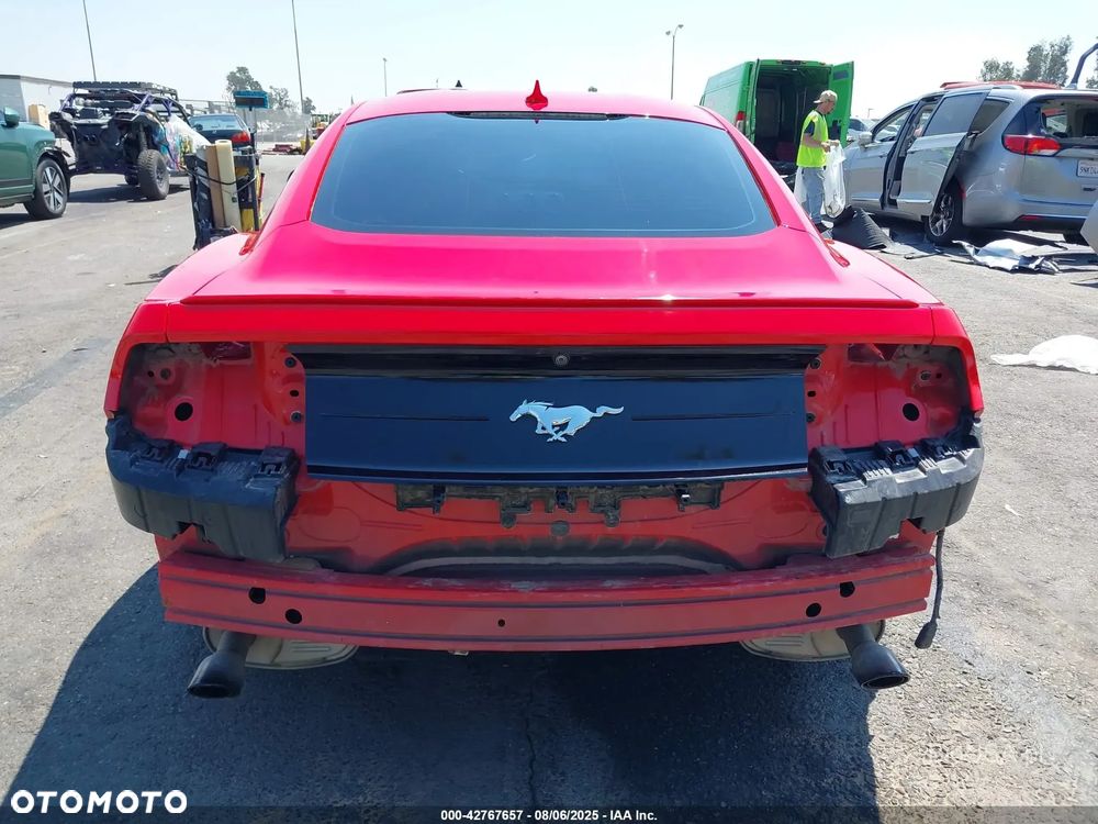 Ford Mustang - 11