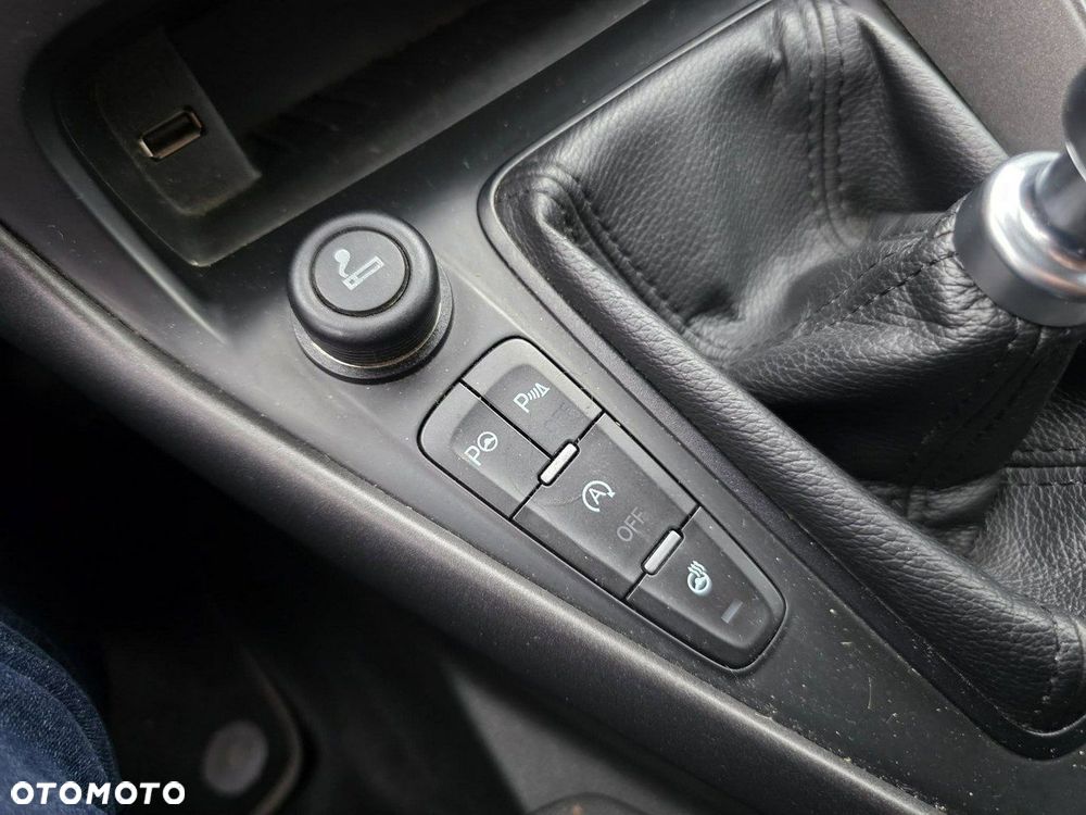 Ford Focus 1.0 EcoBoost Gold X (Edition) - 27