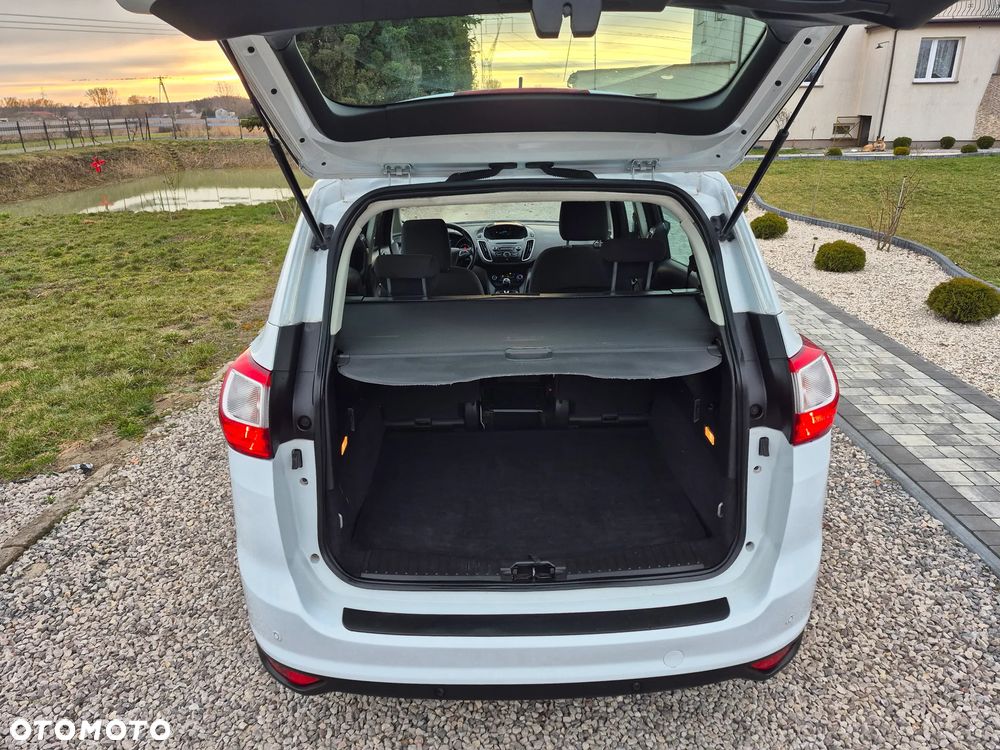 Ford Grand C-MAX - 34