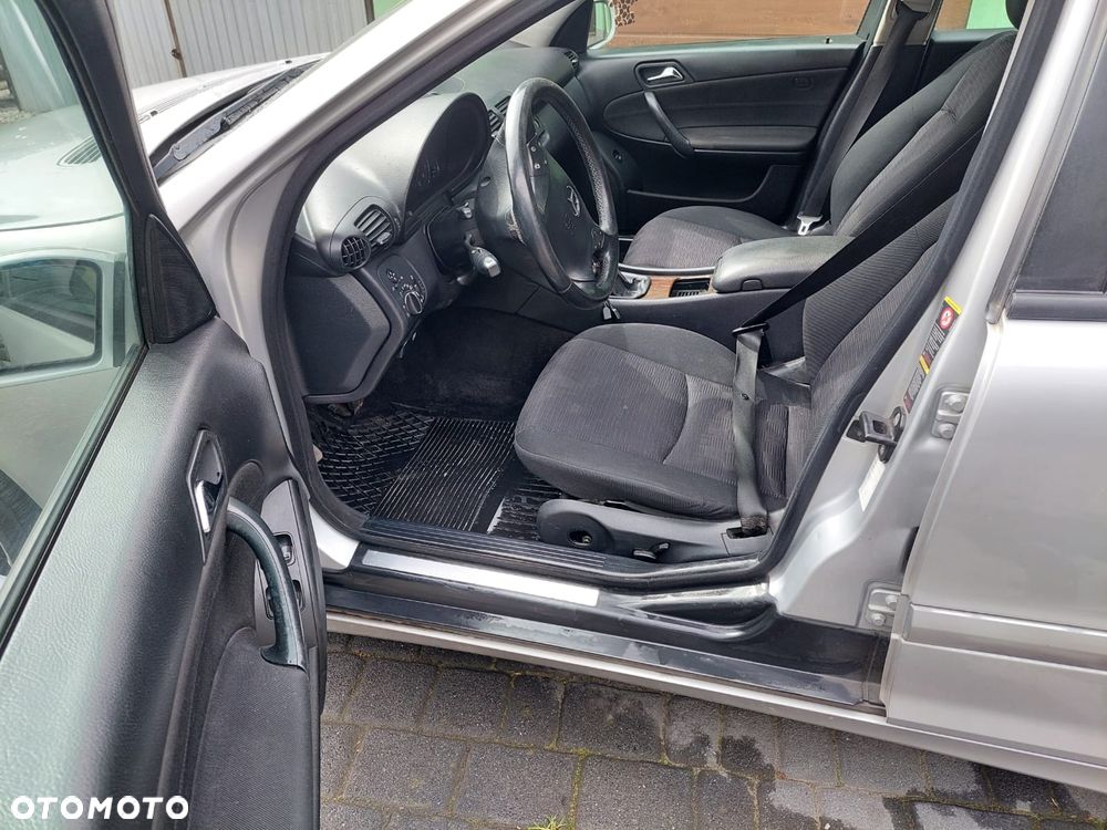 Mercedes-Benz Klasa C 200 T CDI Classic - 9