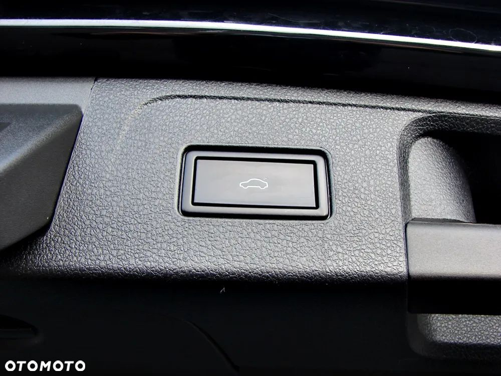 Volkswagen Passat Variant 2.0 TDI SCR DSG (BlueM Tech) Highline - 35