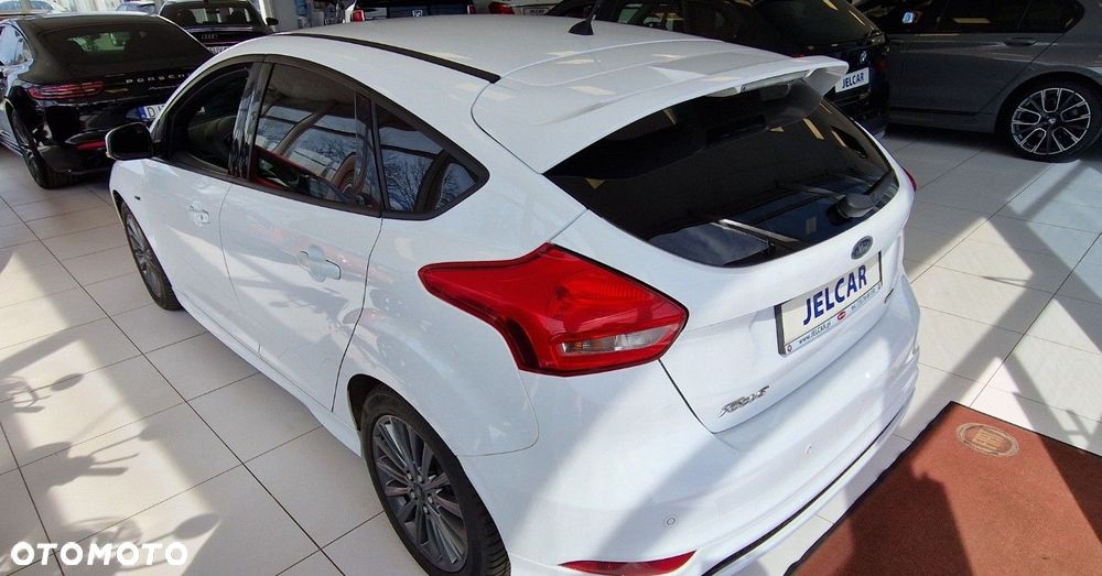 Ford Focus - 13