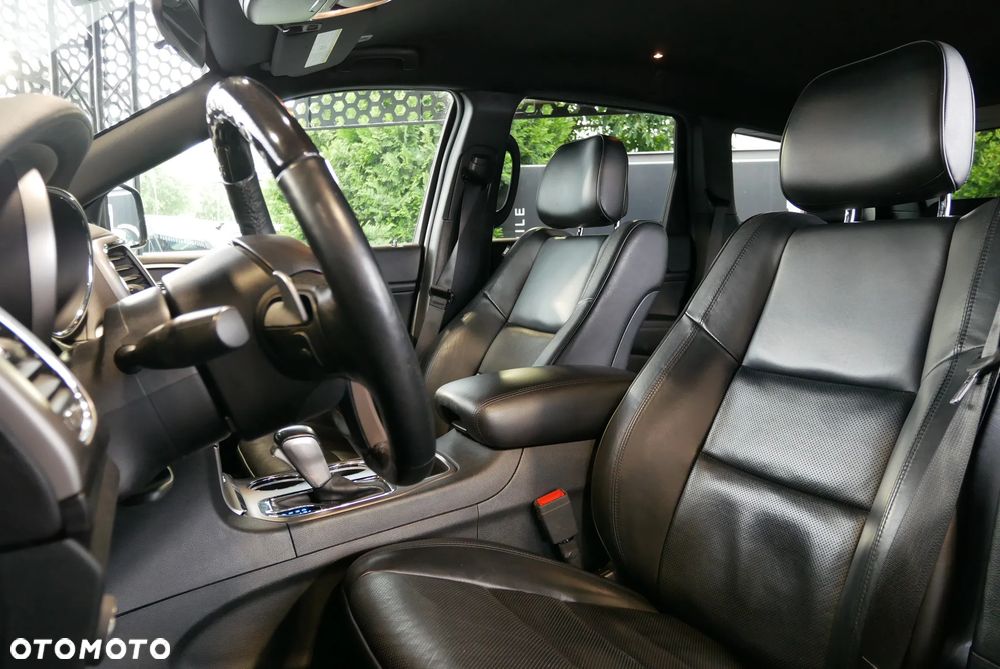 Jeep Grand Cherokee - 12
