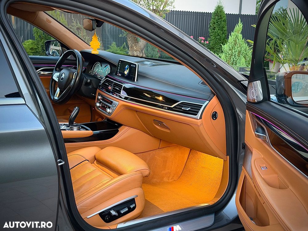 BMW Seria 7 740e iPerformance - 27