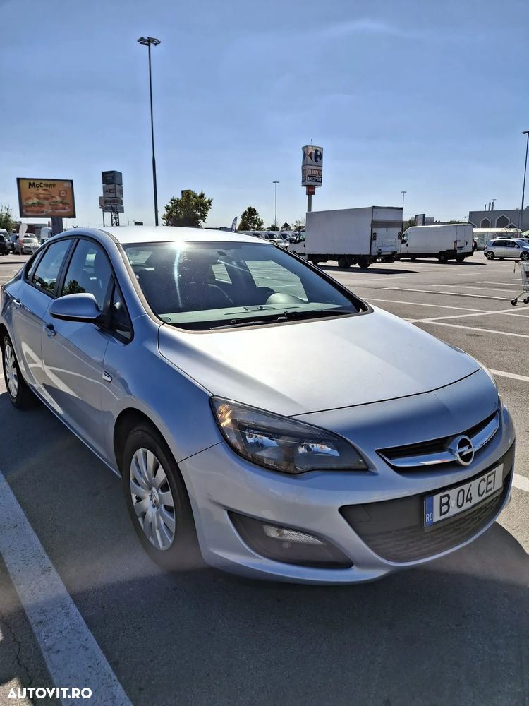 Opel Astra 1.6 CDTI ECOTEC Dynamic - 2