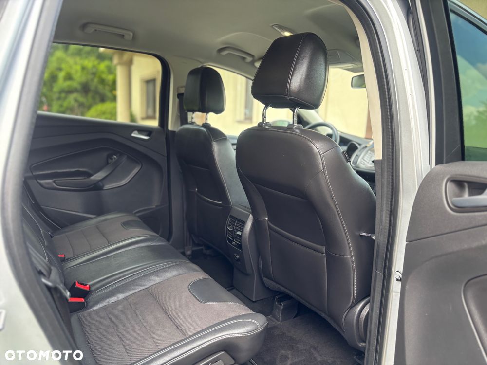Ford Kuga 2.0 TDCi 2x4 Titanium - 25