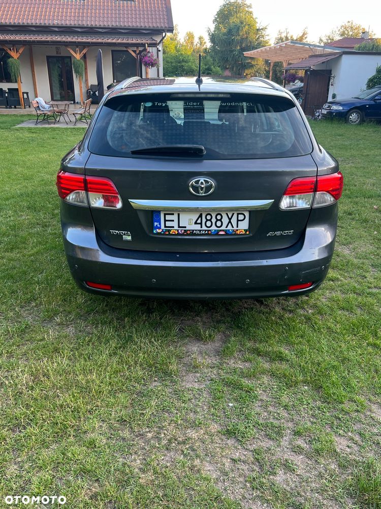 Toyota Avensis - 6