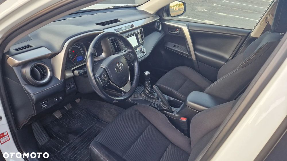 Toyota RAV4 2.0 D-4D Premium - 24