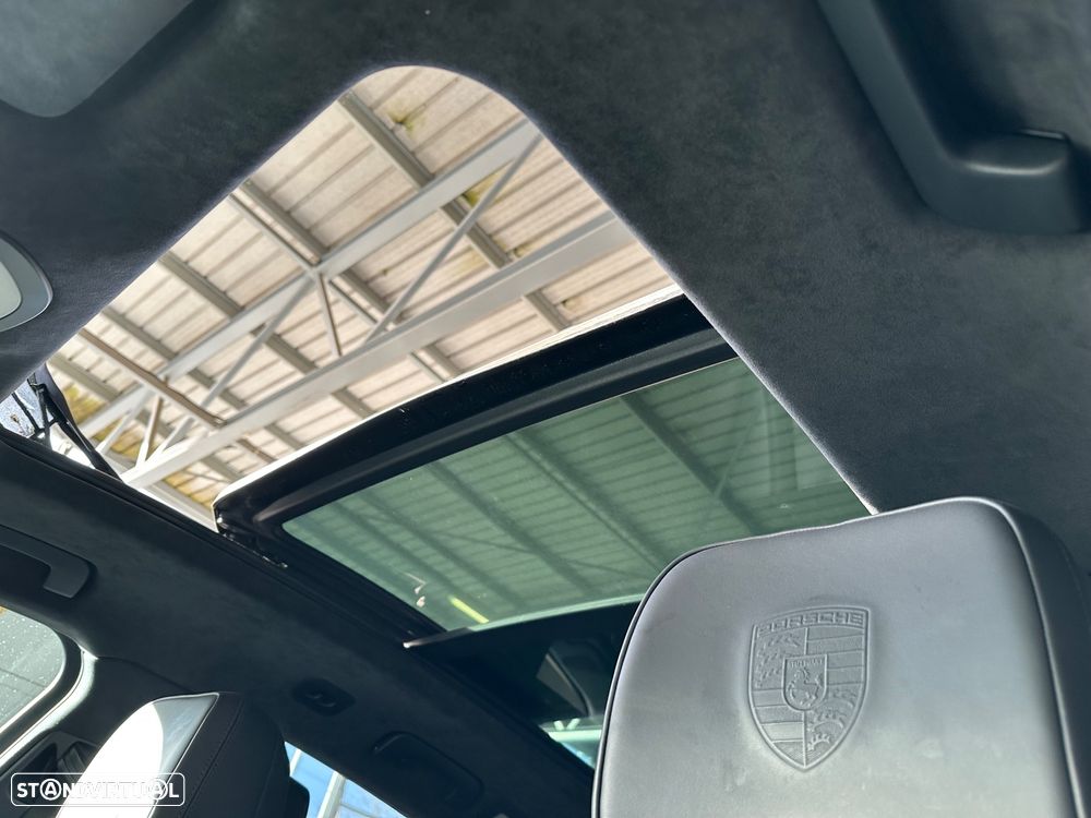 Porsche Macan Turbo - 19