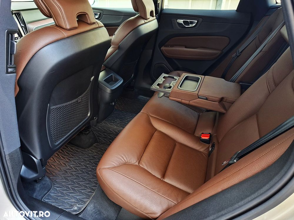 Volvo XC 60 B4 MHEV AT8 FWD Inscription - 10