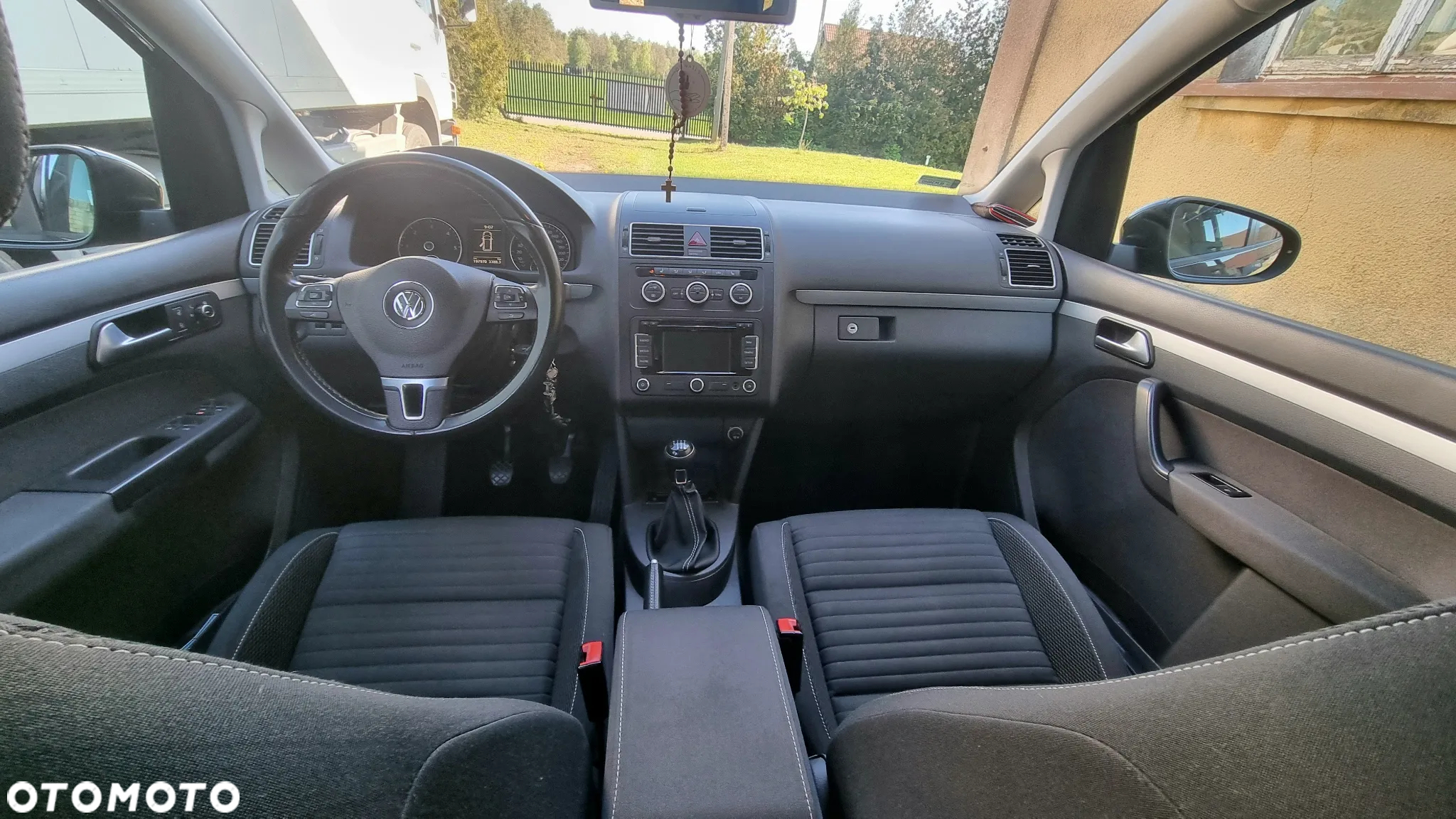 Volkswagen Touran - 12