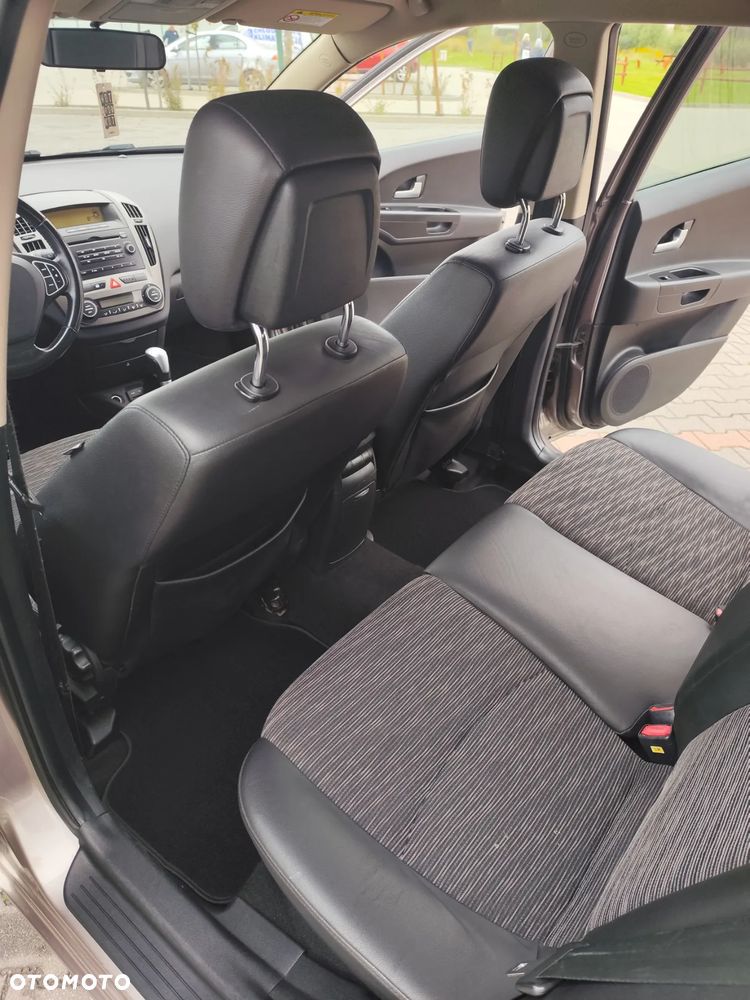Kia Ceed - 13