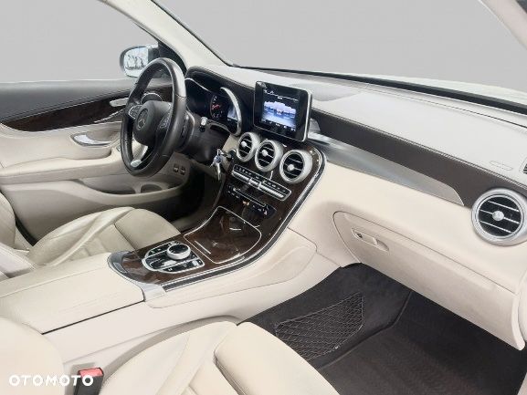 Mercedes-Benz GLC - 13