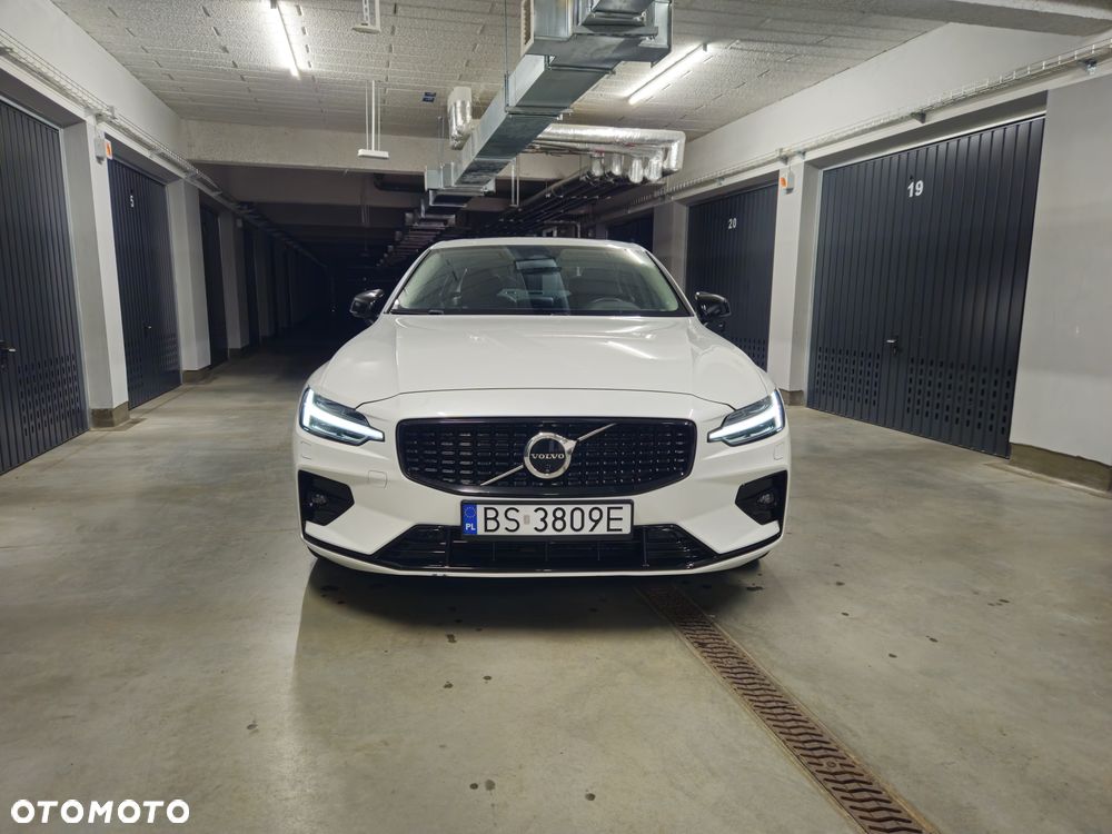 Volvo S60 B5 B AWD Plus Dark - 2