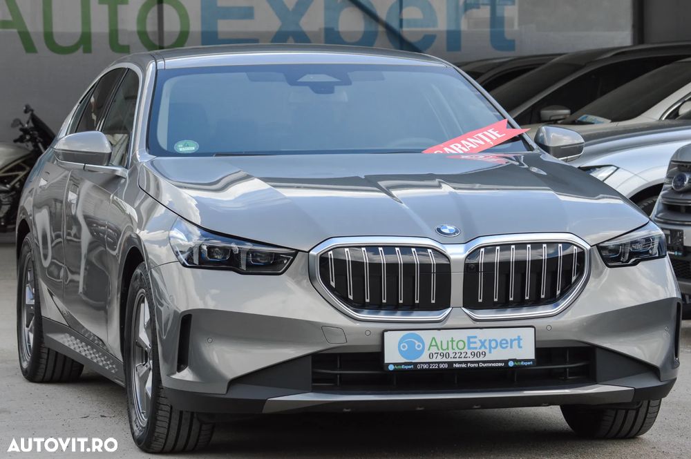 BMW Seria 5 520i AT MHEV - 14