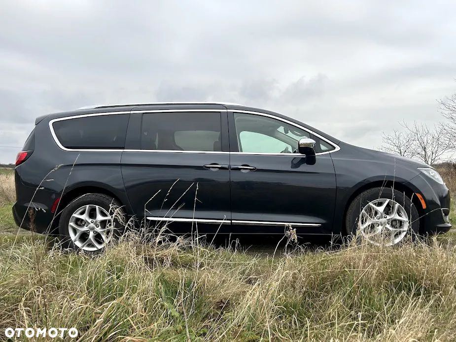 Chrysler Pacifica - 19