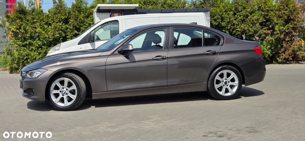 BMW Seria 3 316d EU6 - 9