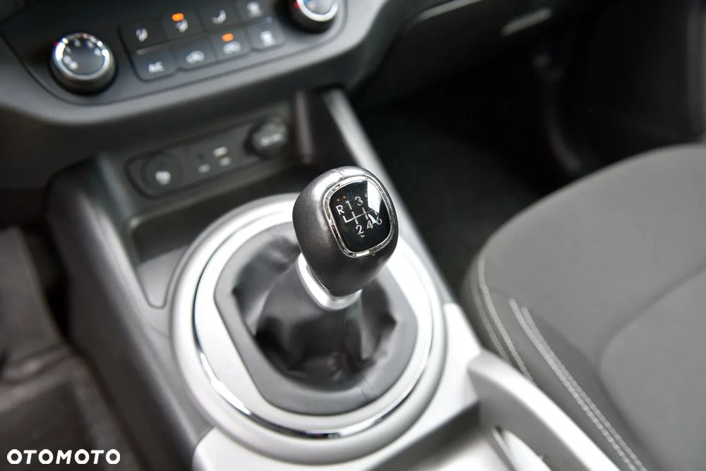 Kia Sportage 1.7 CRDI 2WD Attract - 21