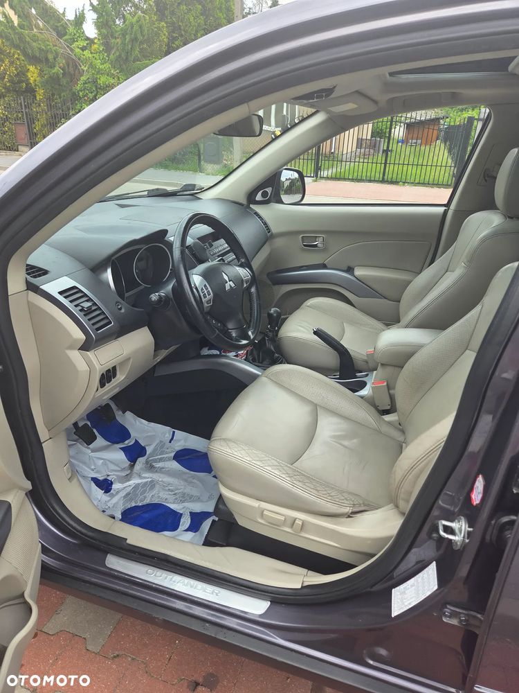 Mitsubishi Outlander 2.0 DID Instyle - 3