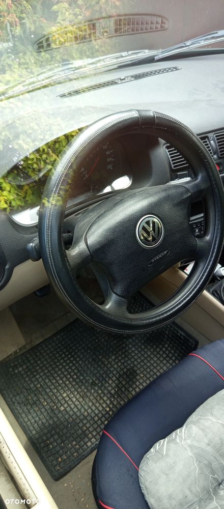 Volkswagen Golf 1.4 Q - 8
