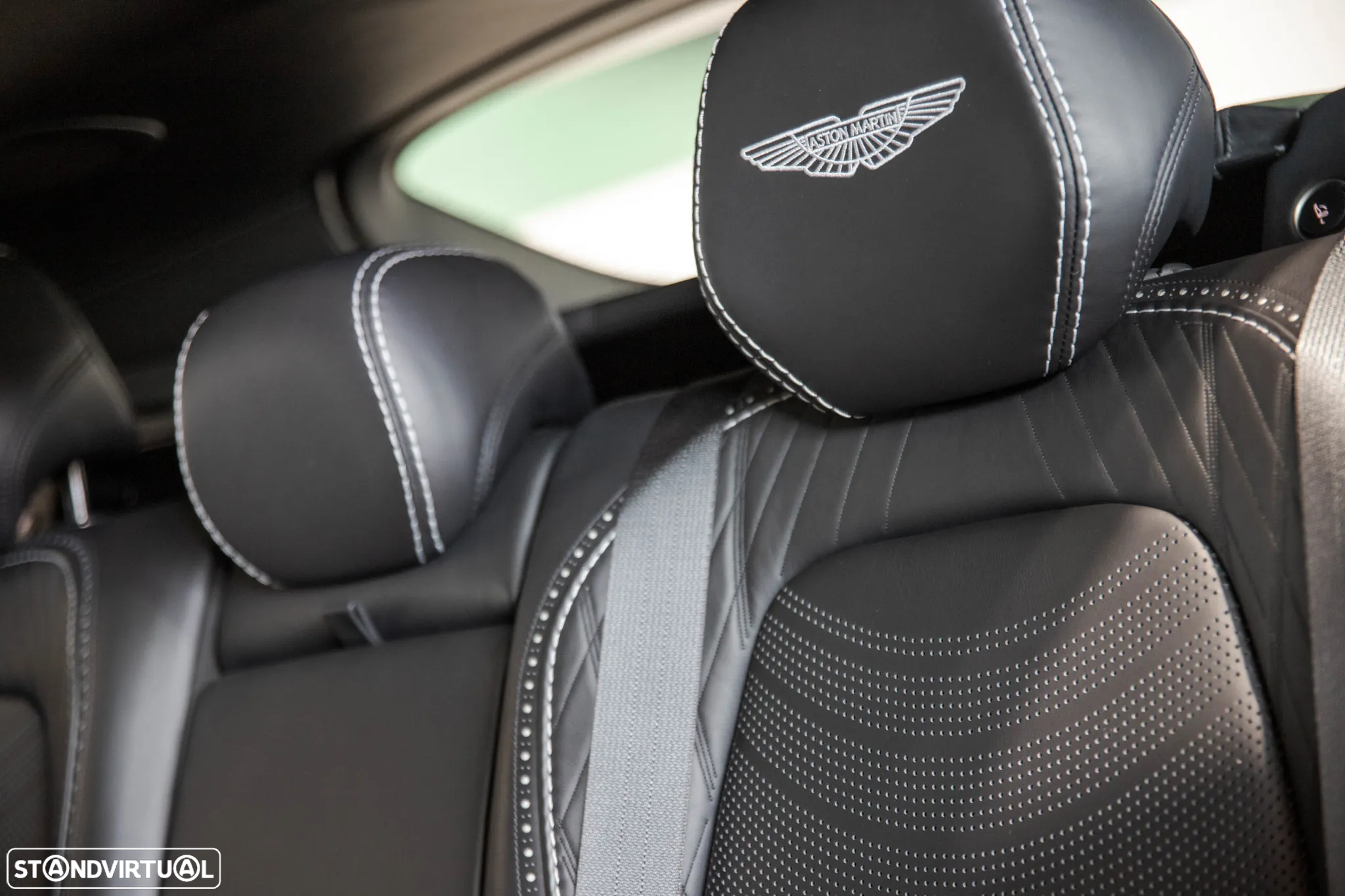 Aston Martin DBX Standard - 19