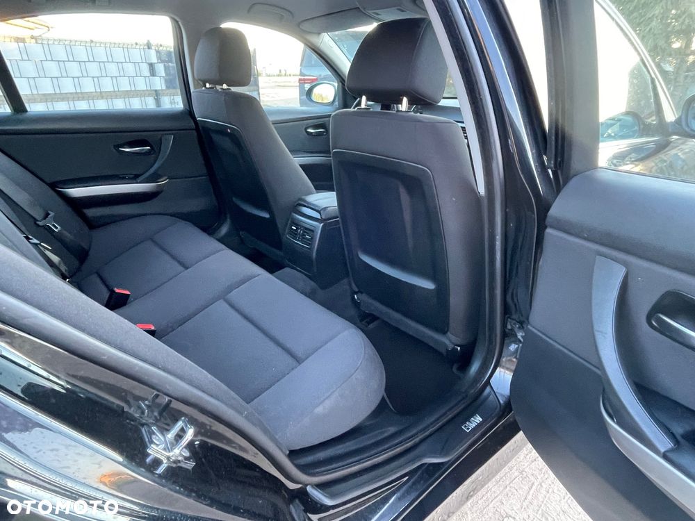 BMW Seria 3 318i Edition Exclusive - 14