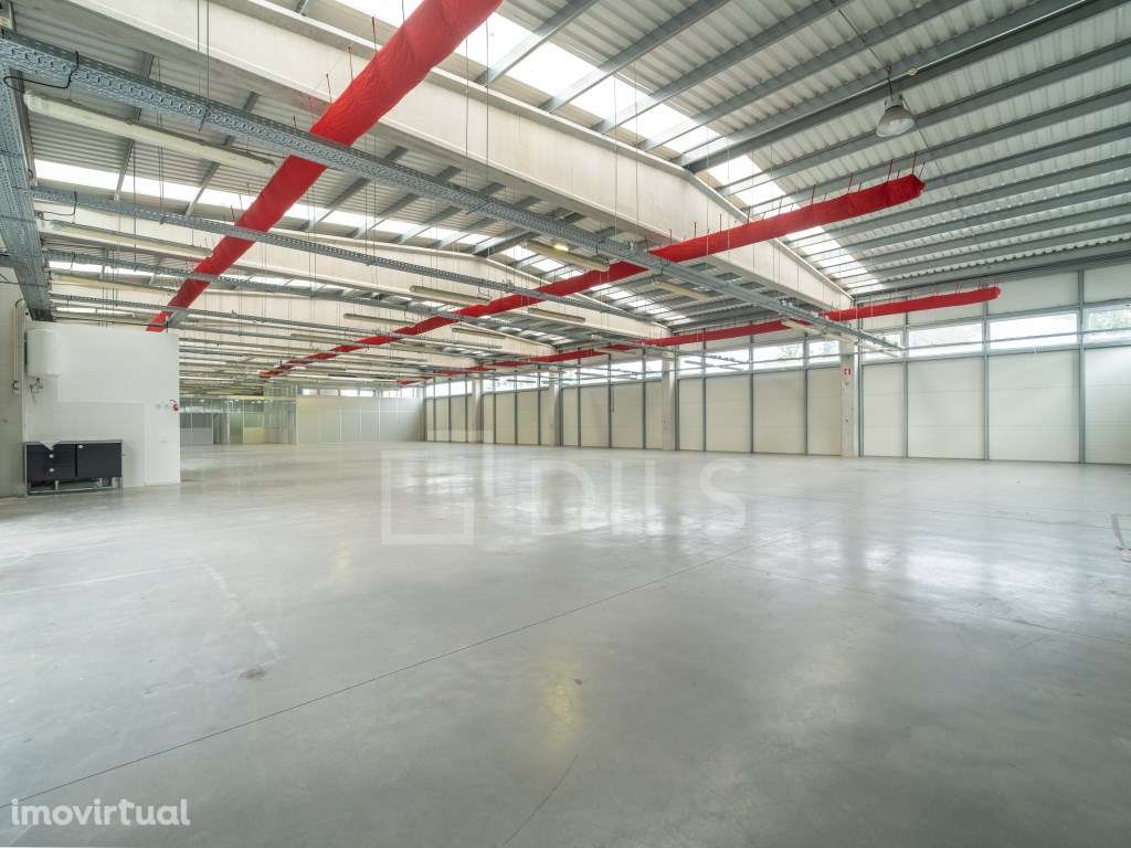 Armazém para arrendar na Fábrica 3as, na Maia, Porto - Grande imagem: 4/29