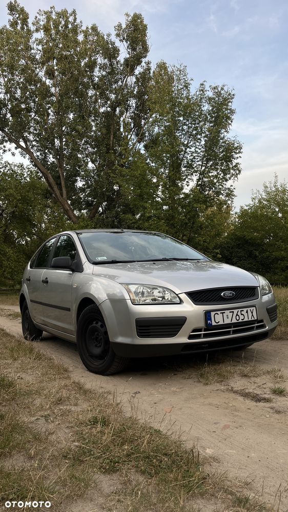 Ford Focus 1.6 16V Ambiente - 2