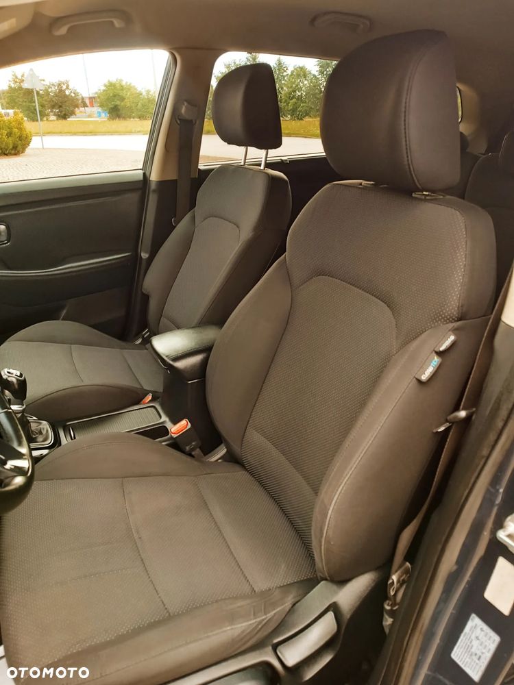 Kia Carens 1.6 GDI L 7os EU6 - 12