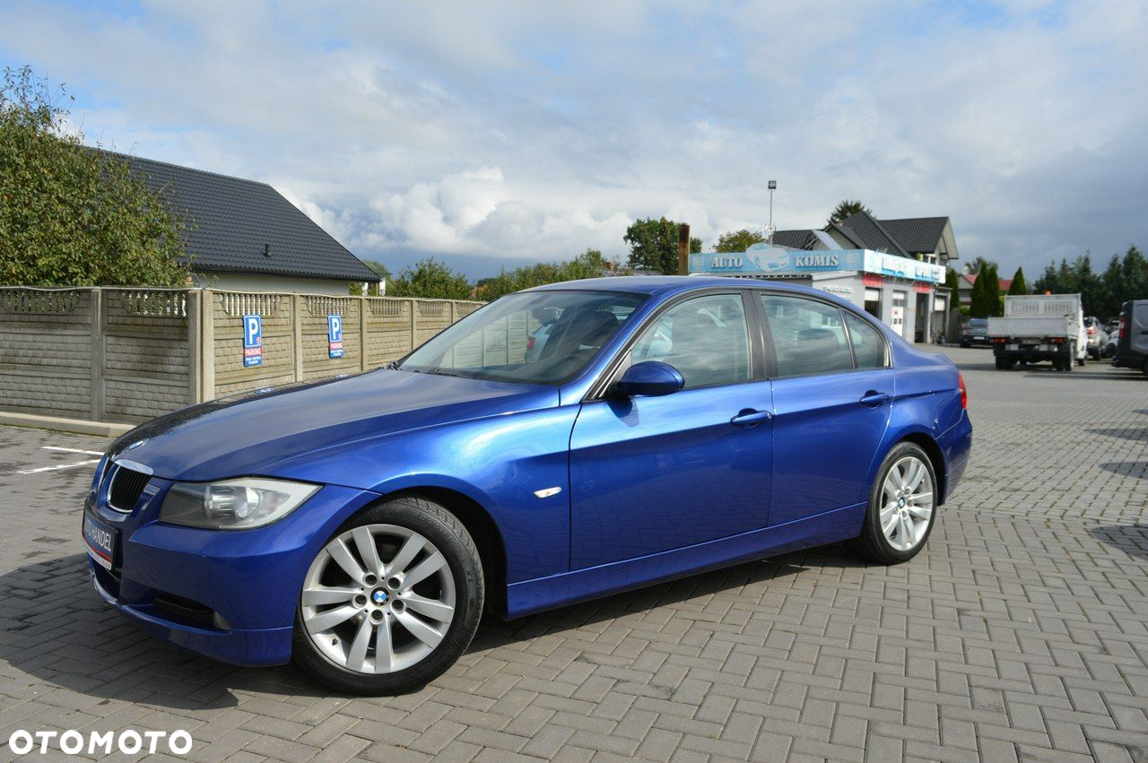 BMW Seria 3 318i - 4