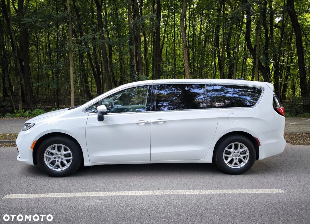 Chrysler Pacifica 2023 photo 2