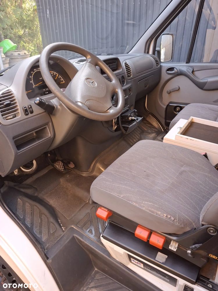 Mercedes-Benz Sprinter - 5