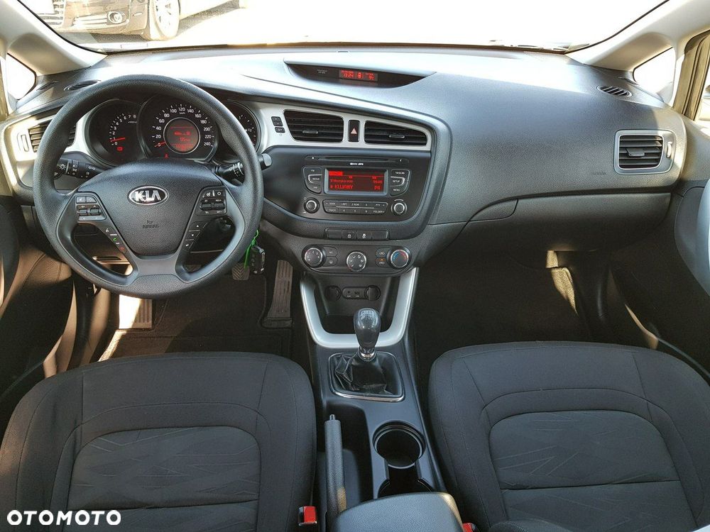Kia Ceed - 12