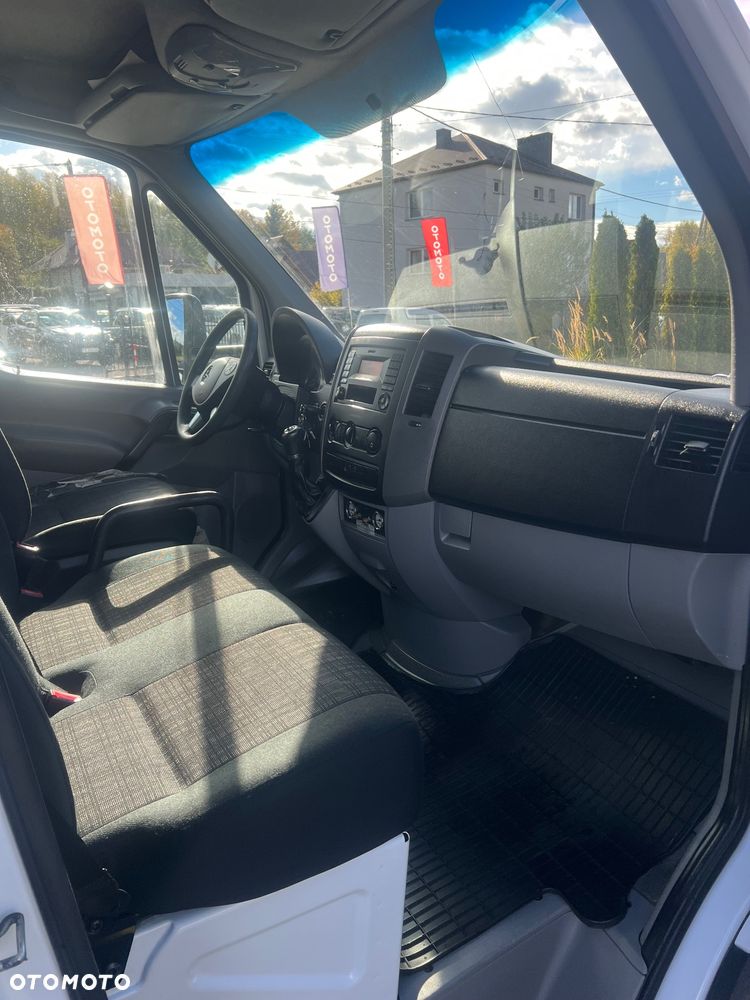 Mercedes-Benz Sprinter - 12