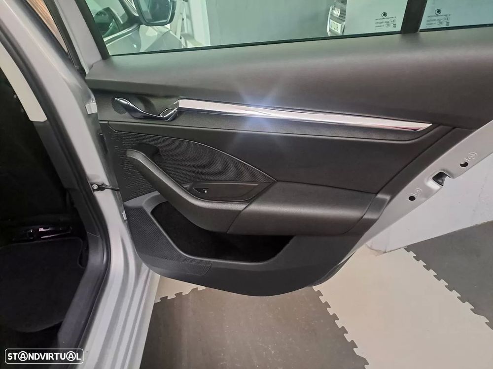 Skoda Octavia Break 2.0 TDI DSG - 19