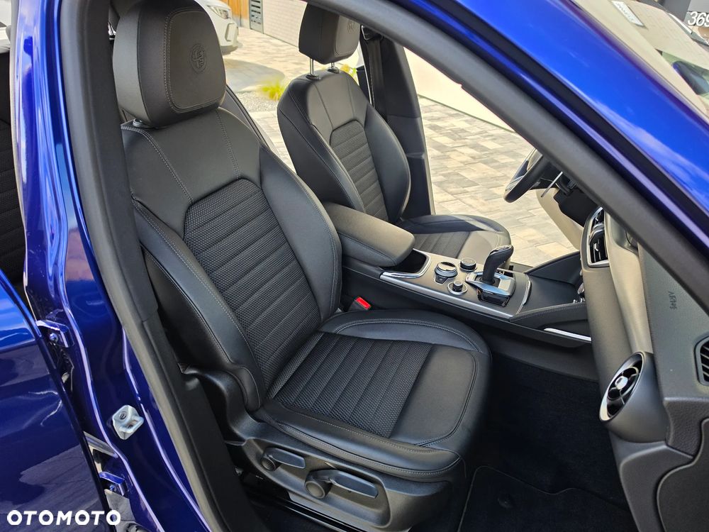 Alfa Romeo Stelvio 2.0 Turbo Sprint Q4 - 14