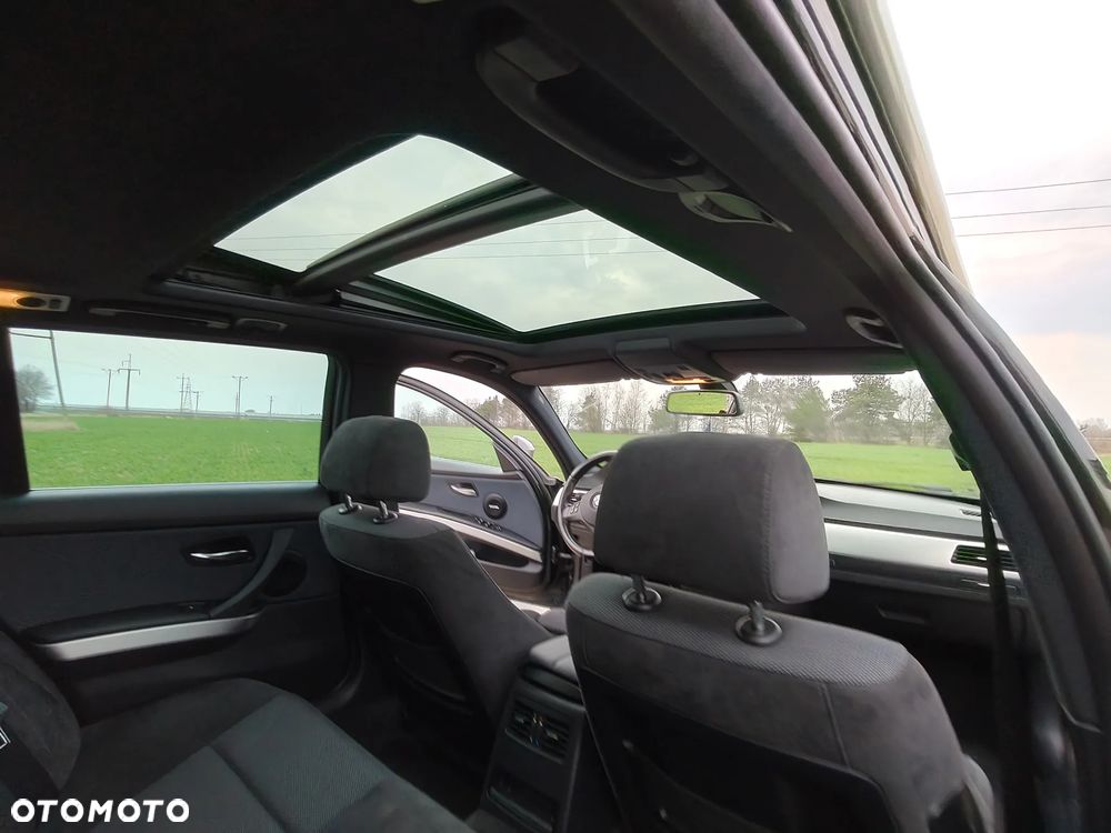 BMW Seria 3 318d DPF Edition Sport - 32