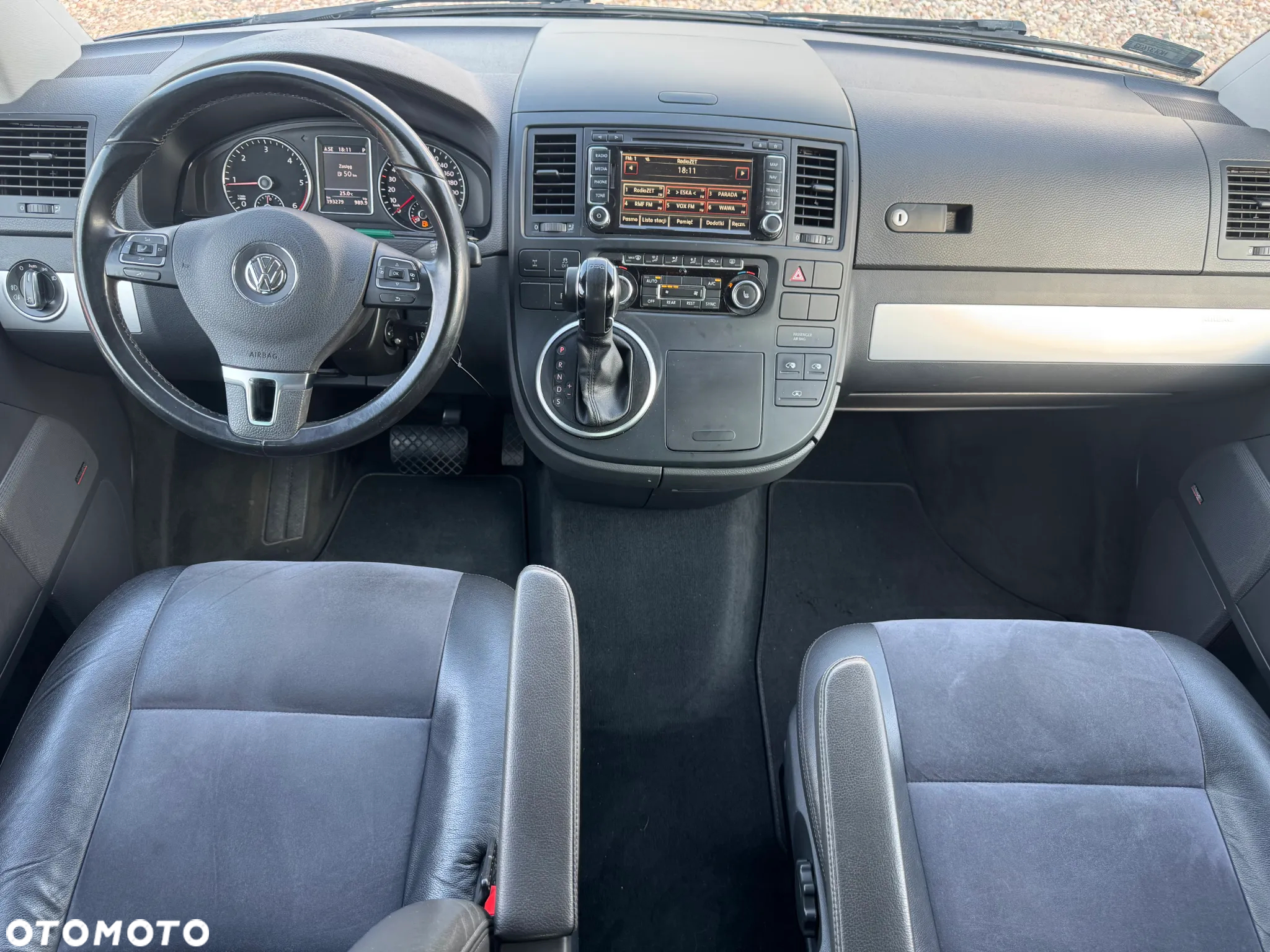 Volkswagen Multivan - 10