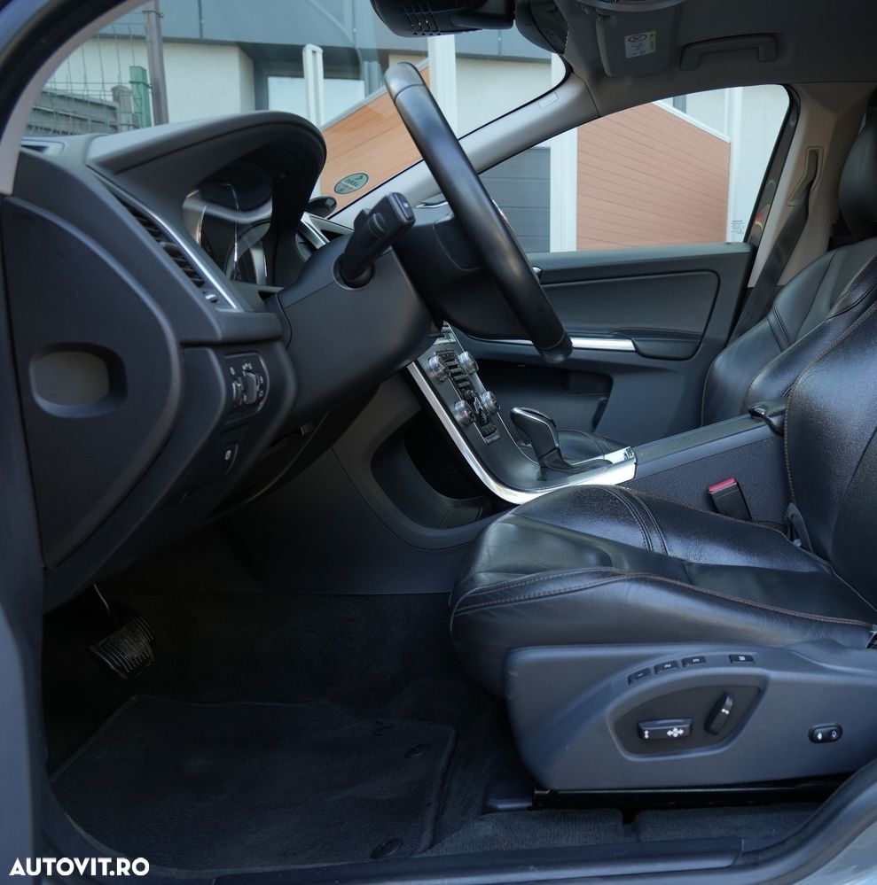 Volvo XC 60 D4 Geartronic Summum - 9