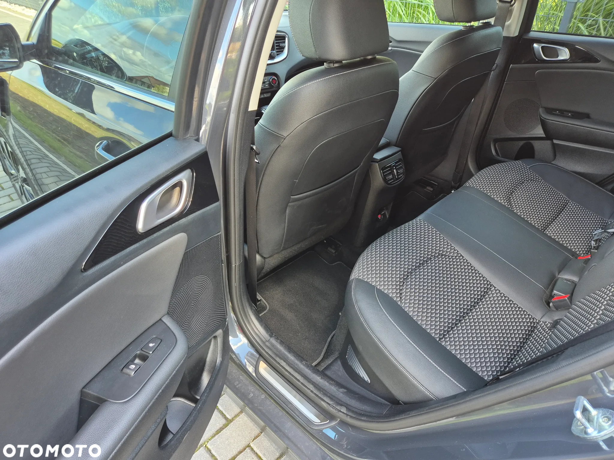 Kia Ceed - 21