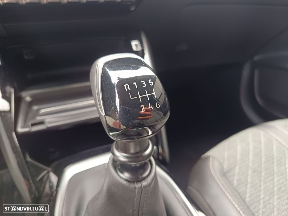 Peugeot 208 PureTech 100 Allure Pack - 16