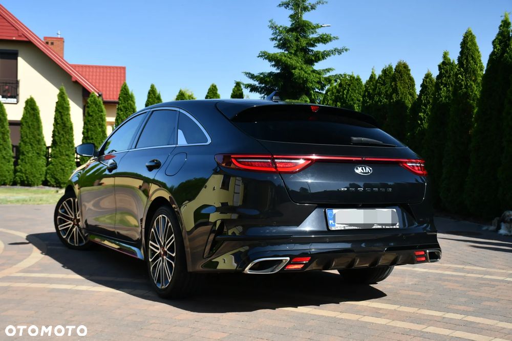 Kia ProCeed - 12