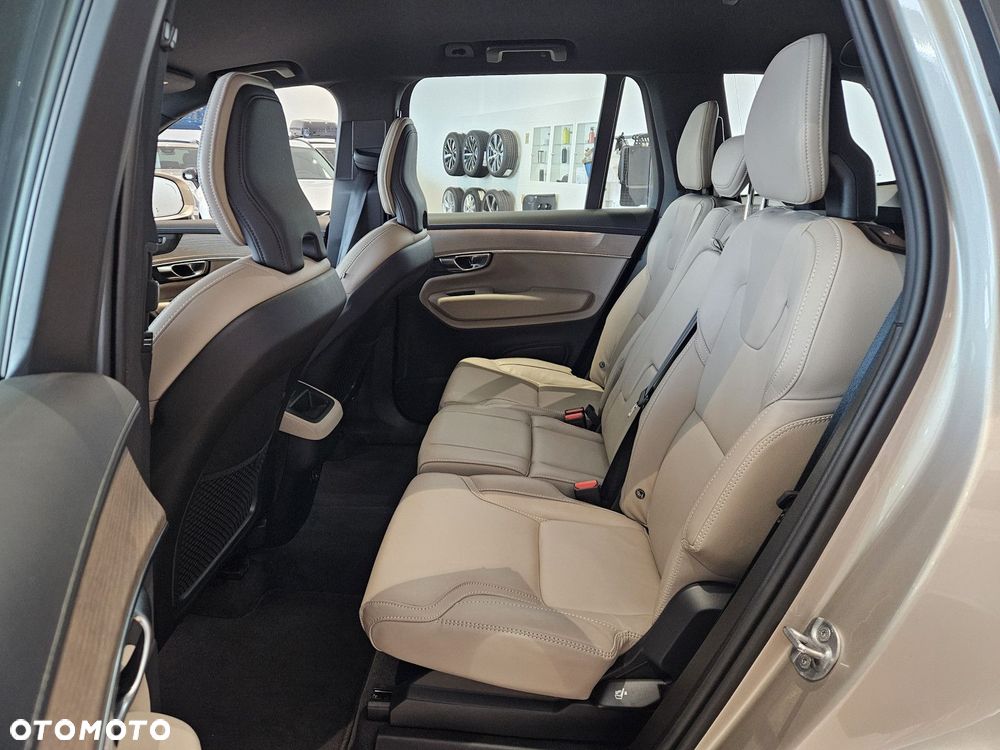 Volvo XC 90 - 22