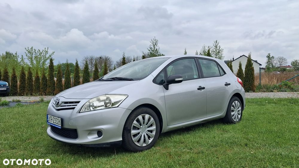 Toyota Auris 1.6 Sol - 1