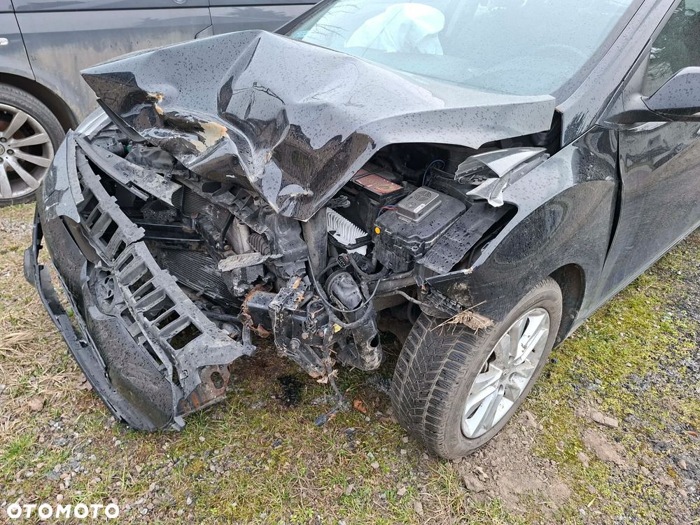 Hyundai i30 1.6 CRDi Classic + - 6